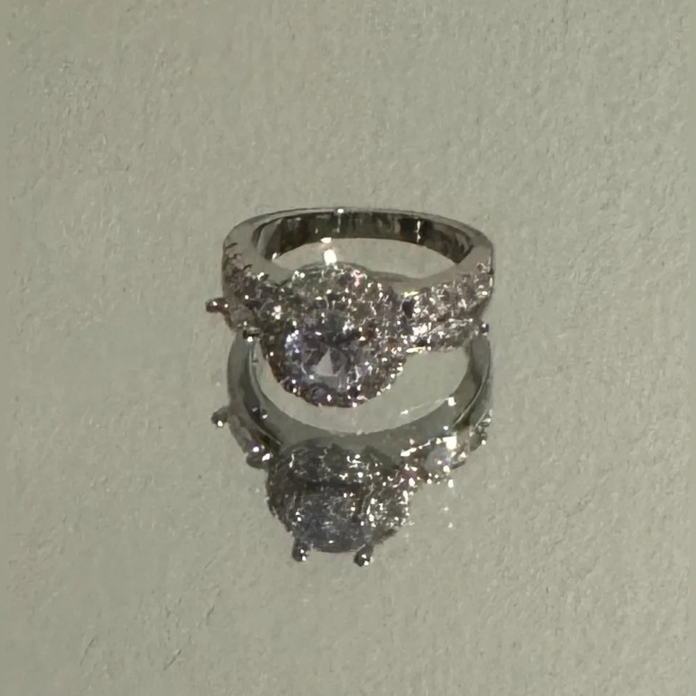 🆕 Piatella ring,1/2 carat round cut, accents, 14k white gold plated setting - Picture 2 of 14